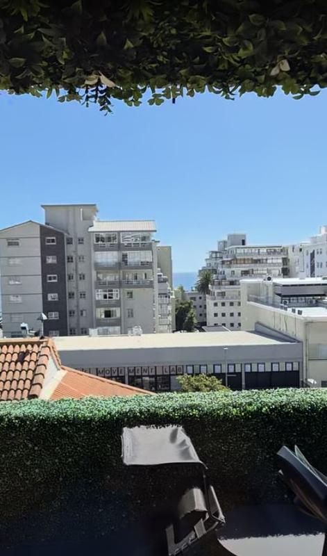 2 Bedroom Property for Sale in Sea Point Western Cape